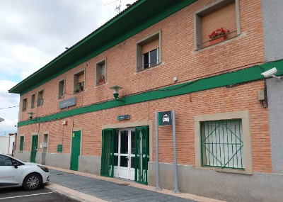 Estación de Calahorra. Vista fachada principal desde exterior.