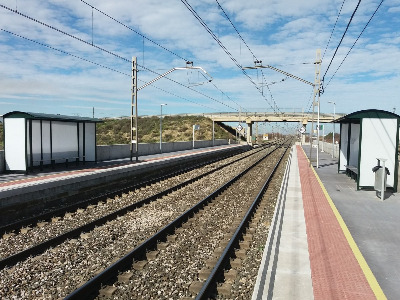 Estación de Cabañas De Ebro. Vista marquesina desde andenes.