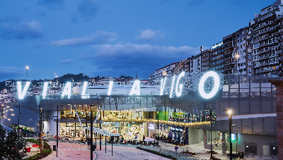 Estación de Vigo-Urzaiz. Vista fachada principal desde exterior.