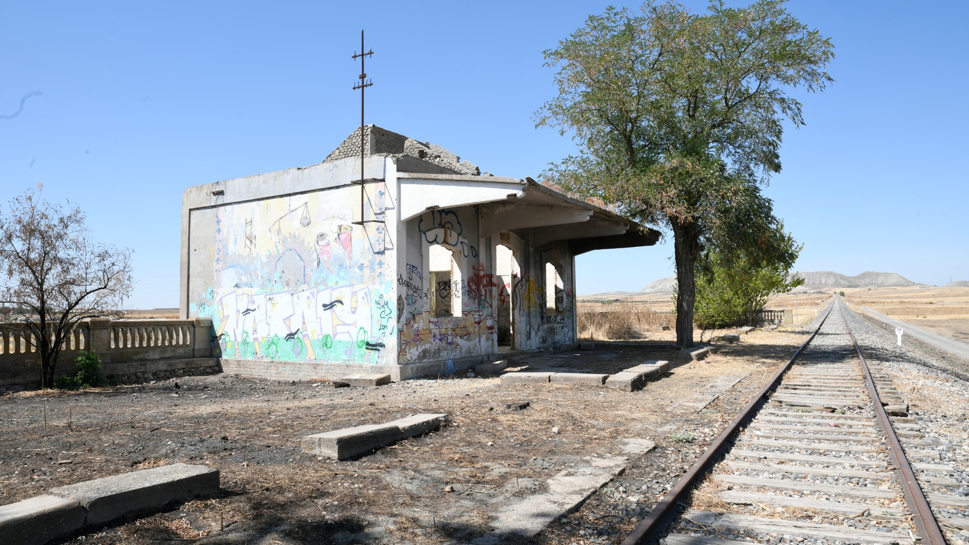 Línea Villaluenga Yuncler-Algodor, desde el antiguo apeadero de Villaseca de la Sagra (Toledo).