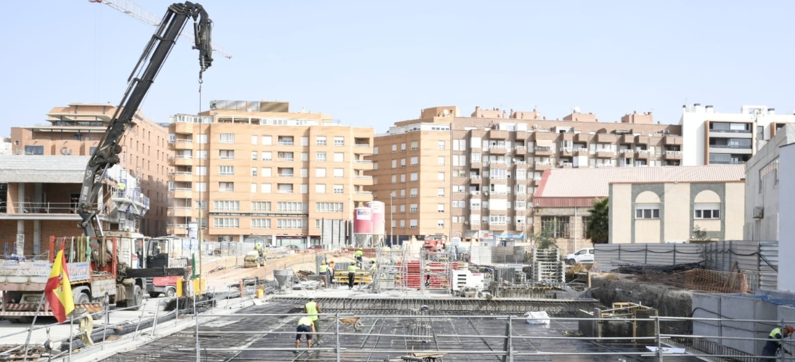 Agosto 2026: Ejecución de una de las estructuras asociadas a la renovación de la estación. Estas obras forman parte de la transformación integral de las instalaciones ferroviarias de Almería.