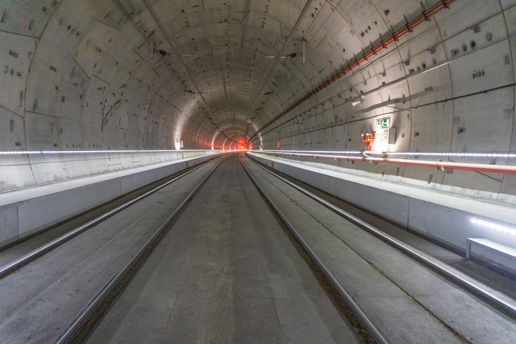 Túnel ancho estandar Chamartín-P. de Atocha. (Foto A. G. Calzado)