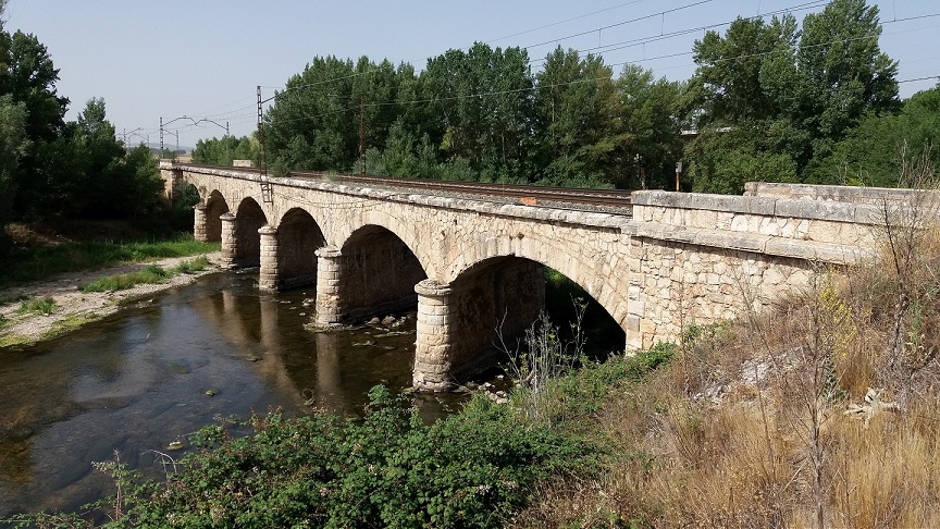 puente-sobre-rio-arlanzon-entre-quintana-del-puente-y-villodrigo-en-linea-ferrea-madrid-hendaya
