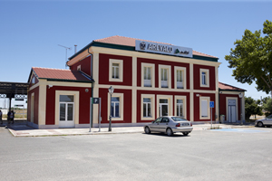 Estación de Arévalo. Vista fachada principal desde exterior.