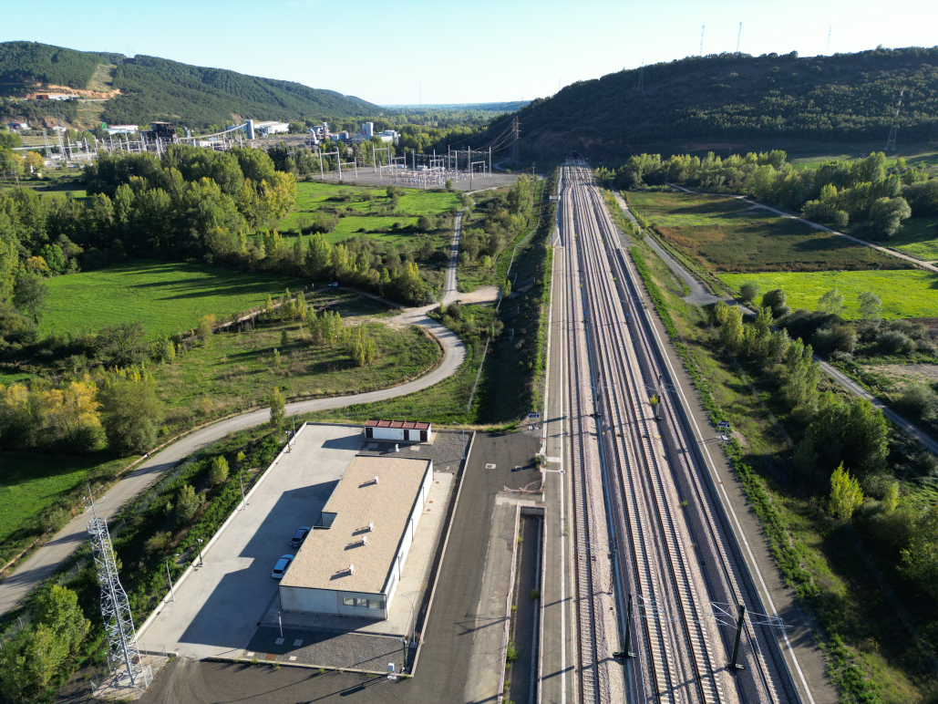 Puesto de Adelantamiento y Estacionamiento de Trenes (PAET) en La Robla. LAV León Asturias. Variante de Pajares. 